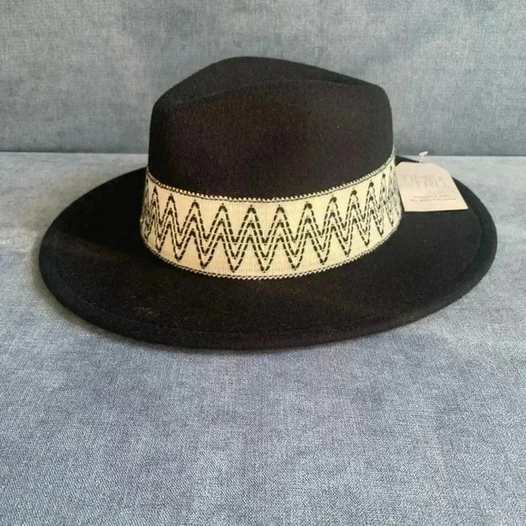Woman’s Time & True Black Velvet Pendleton Fall Fedora Hat New One Size - Picture 1 of 5